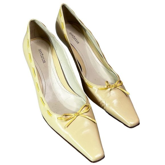 Ann Taylor Shoes - Ann taylor Laced Topline & Bow Vamp Snipped Toe Kitten Heel Pumps Nude Leather